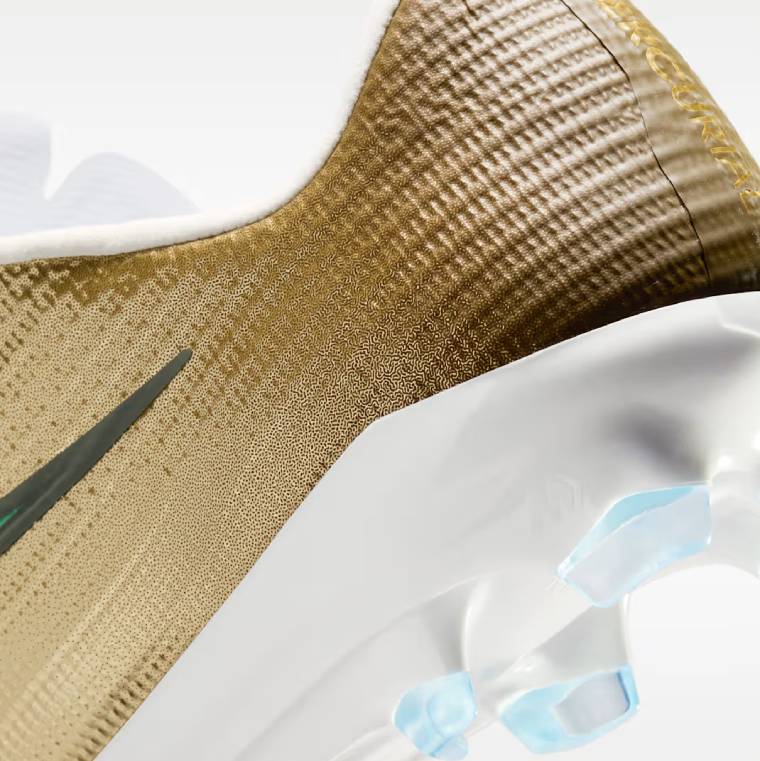 Моделът футболни обувки ZM Superfly 11 Pro FG Kylian Mbappe &ndash; детайлен поглед към бутоните